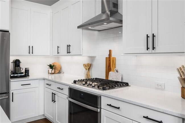 Building Photo - 1093 Kirkland Circle