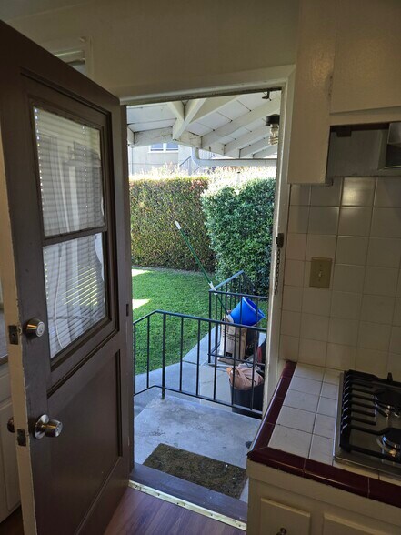 Building Photo - 5533 Thornburn St