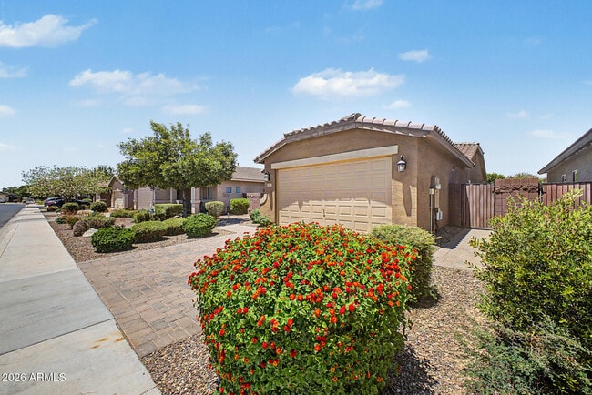 Building Photo - 1360 W Joshua Tree Ave