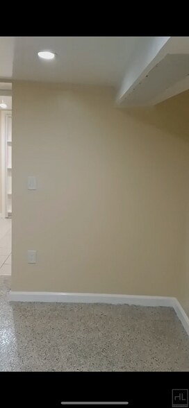 Building Photo - Studio Apartment In Renovated Two Family B...