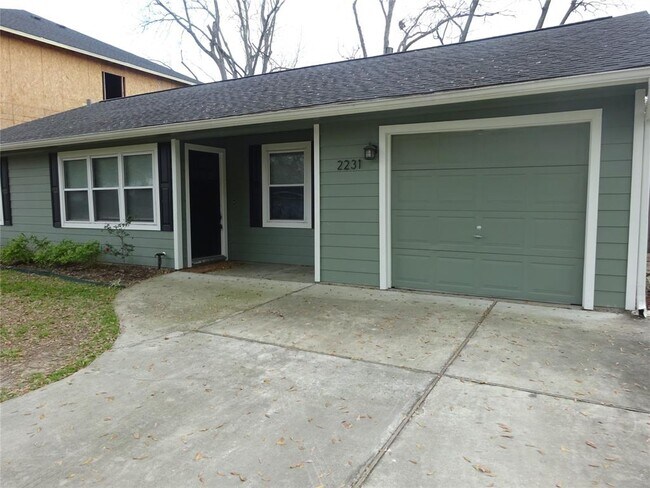 Primary Photo - 2231 Saxon Dr