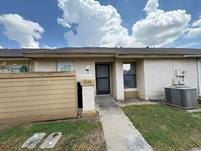 Building Photo - 1-Story Home. Gated Community