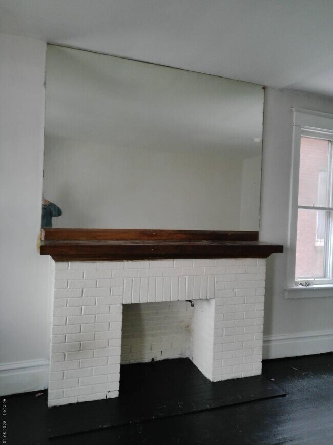 Building Photo - 2728 N 6th St