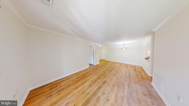 Building Photo - 18318 Streamside Dr