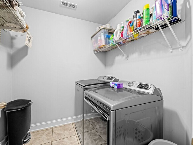 Building Photo - Shetland Farms