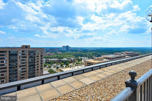 Building Photo - 3701 S George Mason Dr