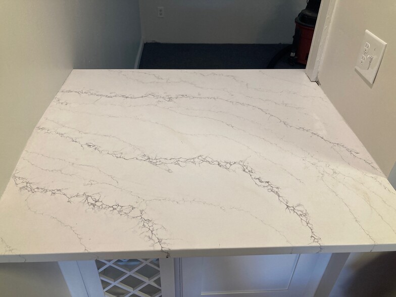 New quartz counters - 227 E Hector St