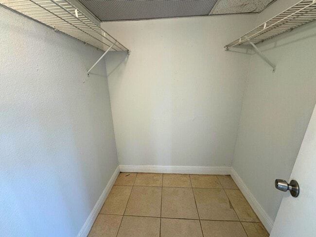 Building Photo - 4459 Treehouse Ln