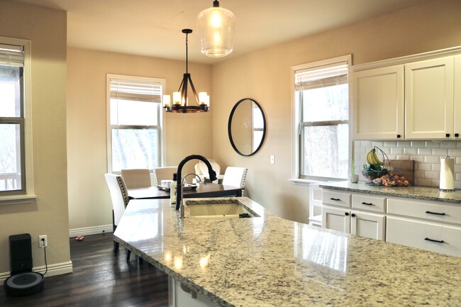 Kitchen/Dining Room - 5 Dolphin Cir