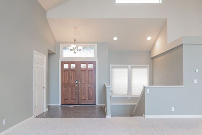 Building Photo - 3345 Bentley Ave