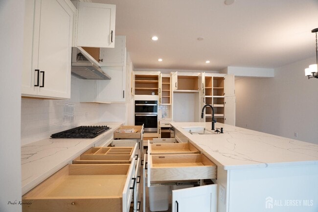 Building Photo - 85 Mustang Dr