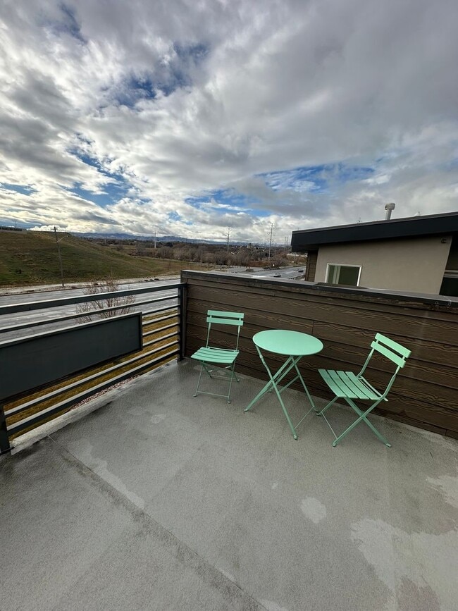 Building Photo - GORGEOUS Home!!!!