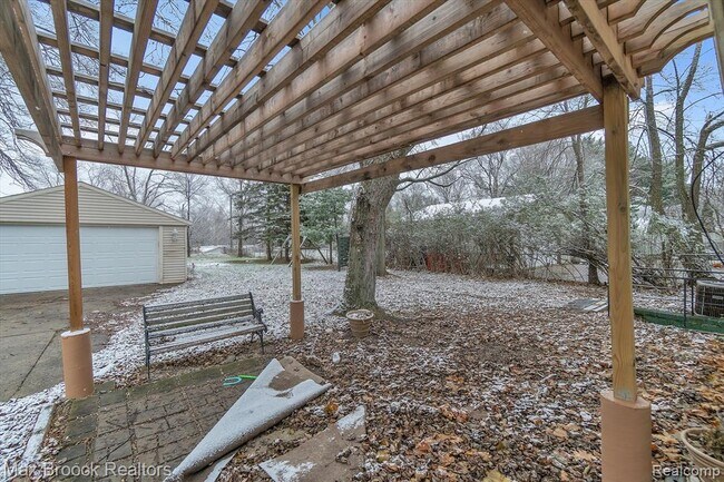 Building Photo - 978 Panorama Dr