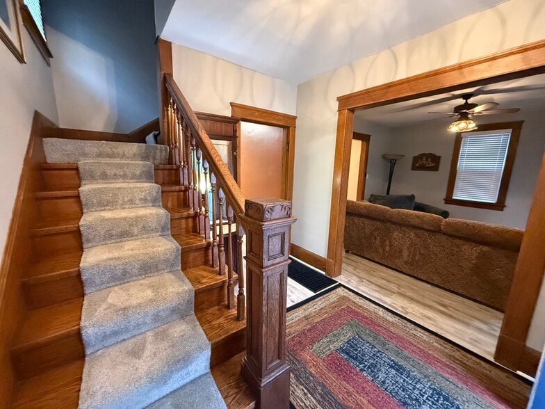 Building Photo - 852 Aetna St