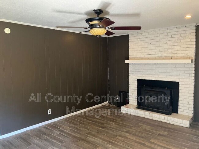Building Photo - 13070 Broadway Dr