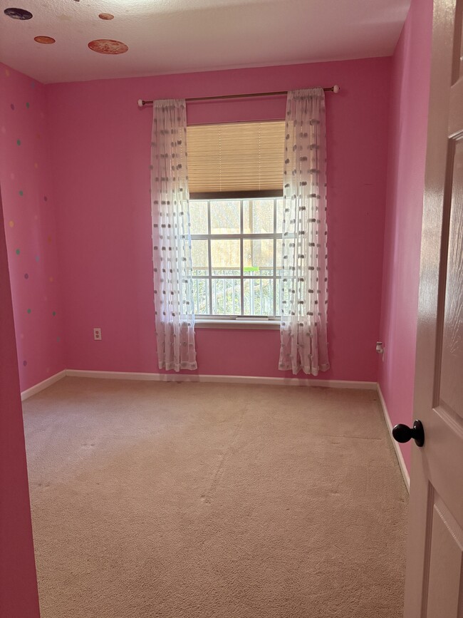 Building Photo - 10550 Baymeadows Rd