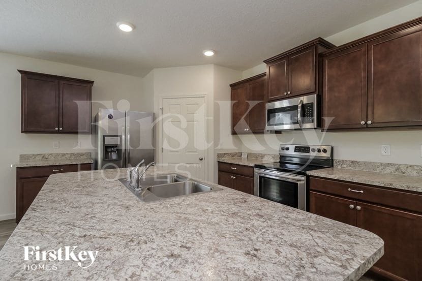 Building Photo - 893 Taluga Ave SE