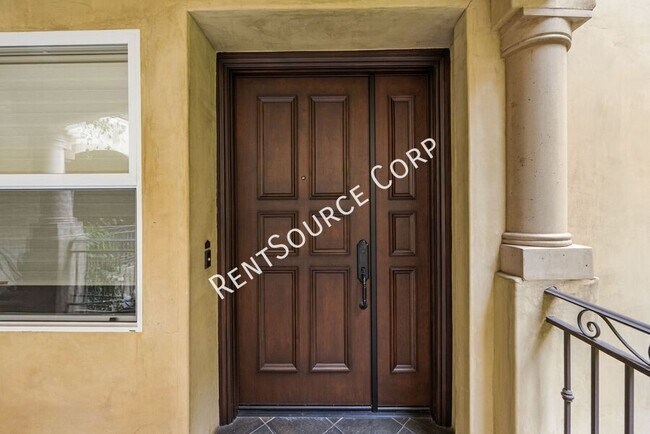 Building Photo - 12044 Hoffman St