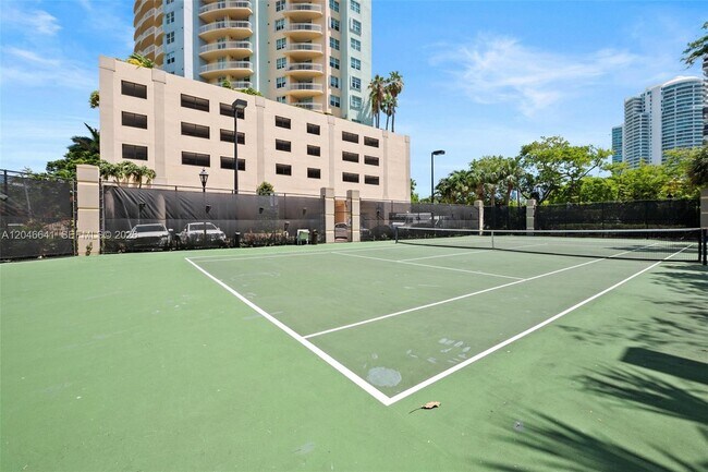 Building Photo - 2475 Brickell Ave