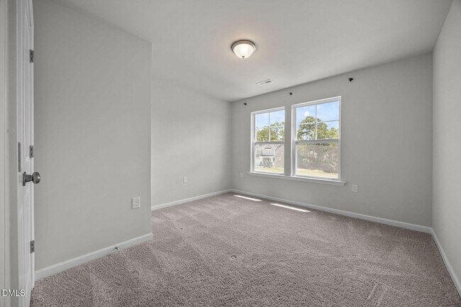 Building Photo - 200 Beacon Hl Rd