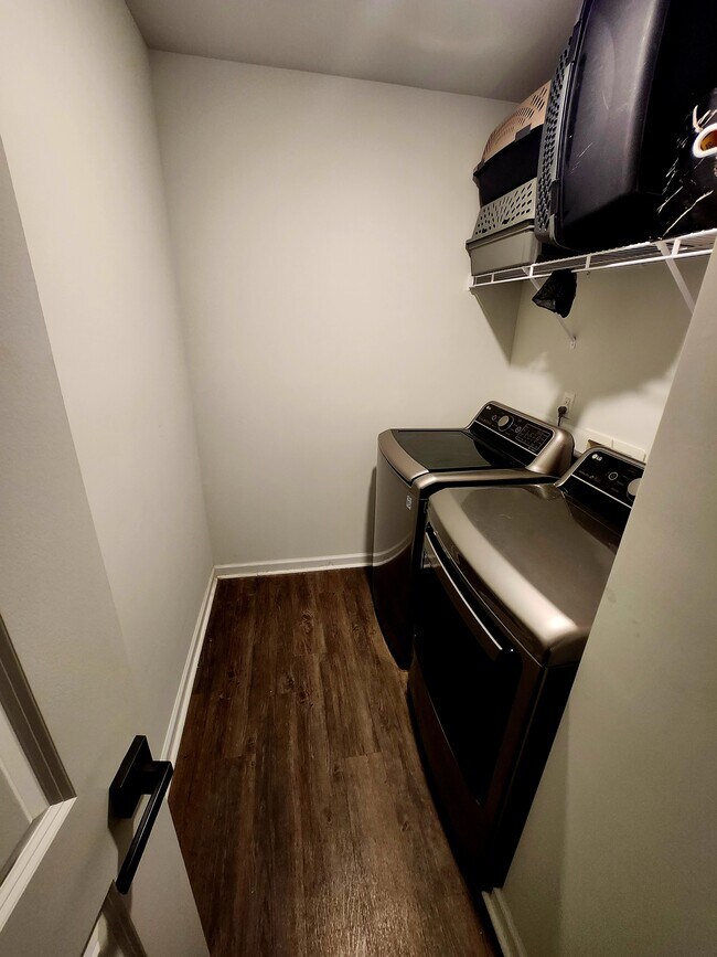 Building Photo - 413 Tributary Cir