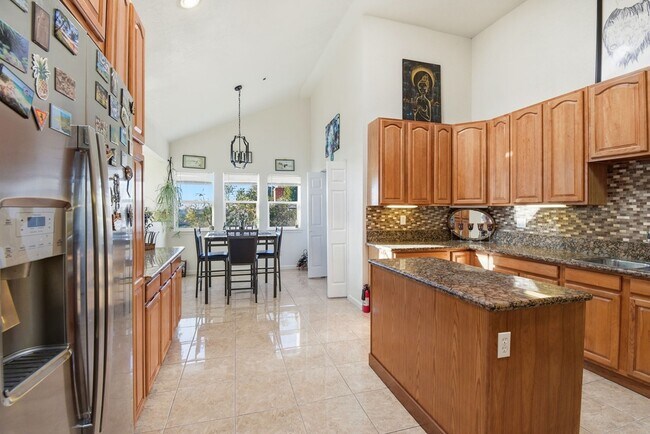 Building Photo - 9028 Burr St