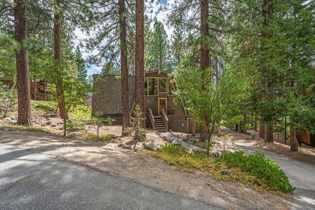 Building Photo - 729 Tyner Way