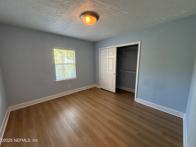 Building Photo - 3434 Blanding Blvd