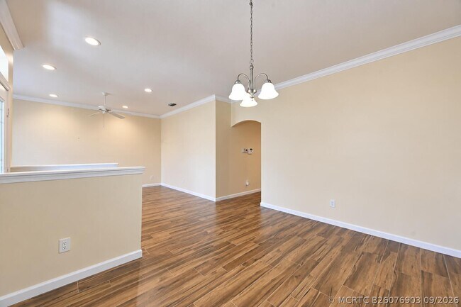 Building Photo - 545 NW Portofino Ln