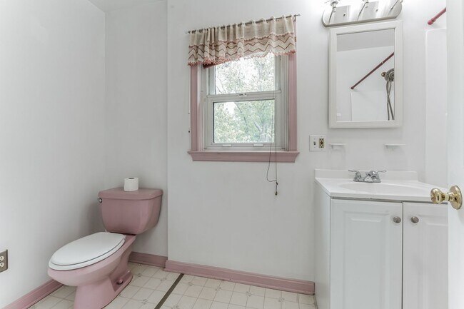 Building Photo - 4-bedroom, 2.5-bath home located in Upper Marlboro