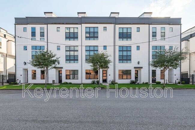 Building Photo - 2914 Lamar St