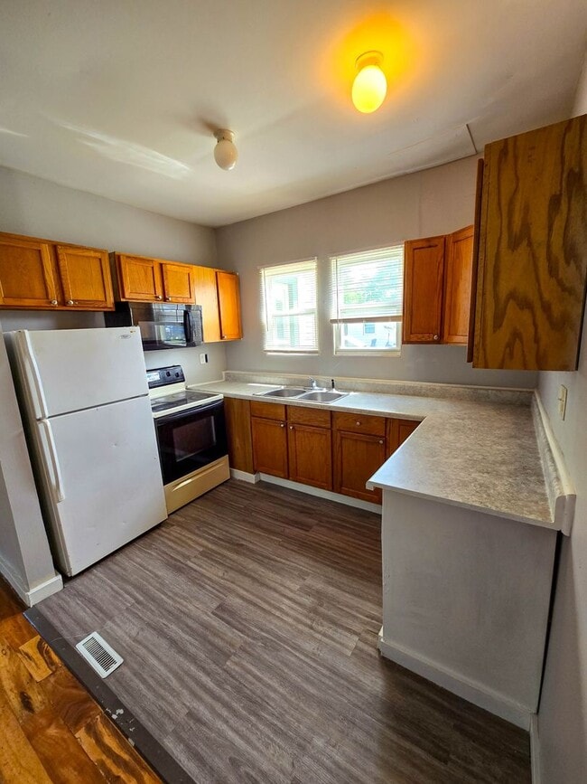 Building Photo - Charming 5 Bedroom Home in Aledo with Mode...
