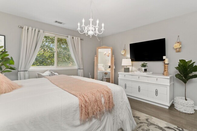 Building Photo - 101 Grove St