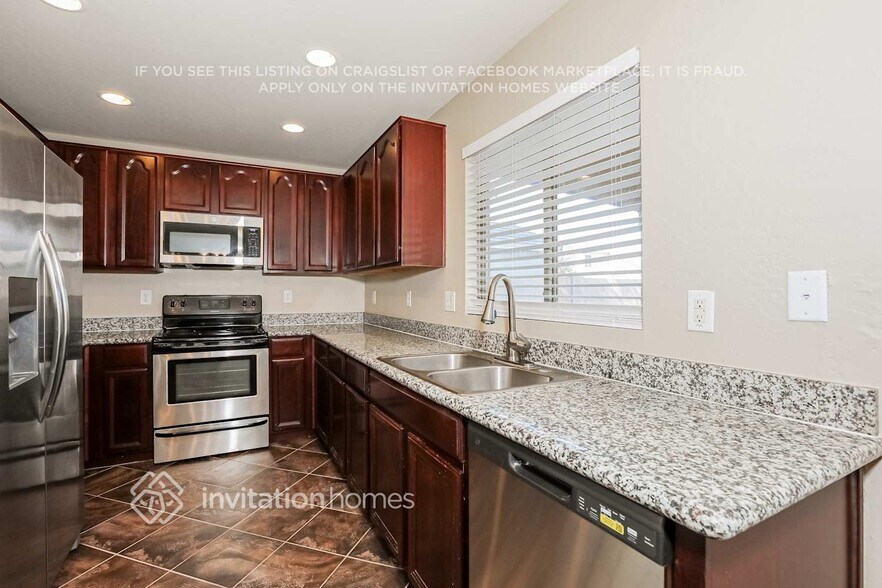 Building Photo - 2528 W Prospector Way