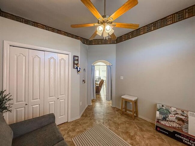 Building Photo - 2409 Saguaro Loop