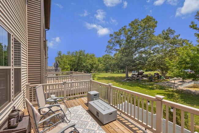 Building Photo - 6923 Gladebrook Rd