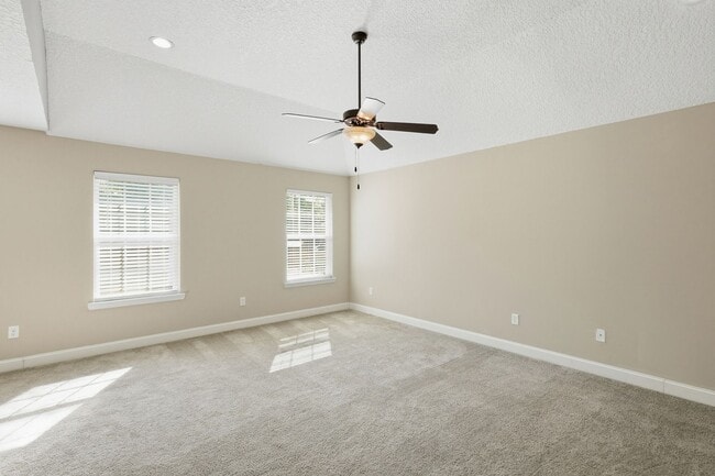 Building Photo - 3 Bedroom Griffin Park Home on Quiet Cul-de-Sac