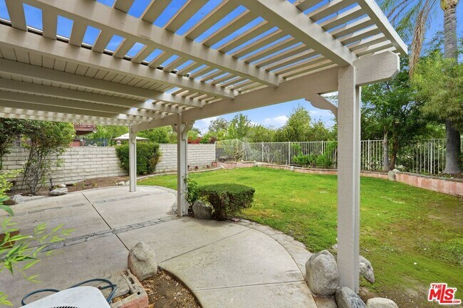 Building Photo - 25842 Browning Pl