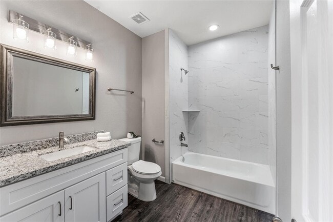 Building Photo - 5214 Jezebel St