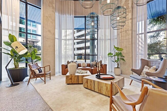 Building Photo - 1991 Main St