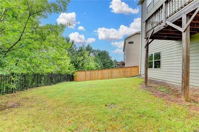 Building Photo - 2017 Yvette Wy