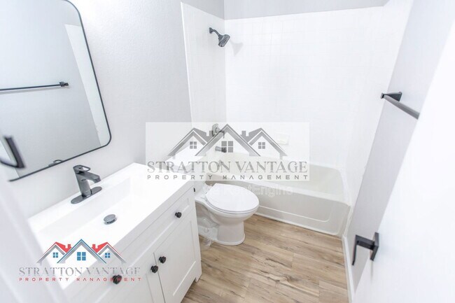 Building Photo - 2929 E Broadway Rd