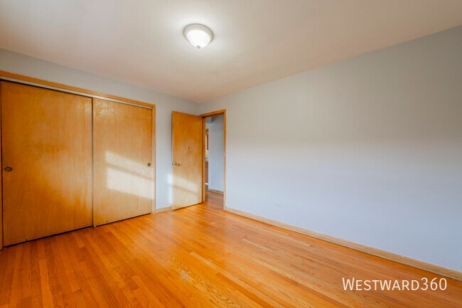 Building Photo - 6620 W Gunnison St