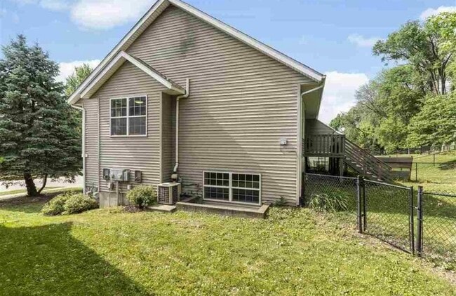 Building Photo - 2352 Catskill Ct