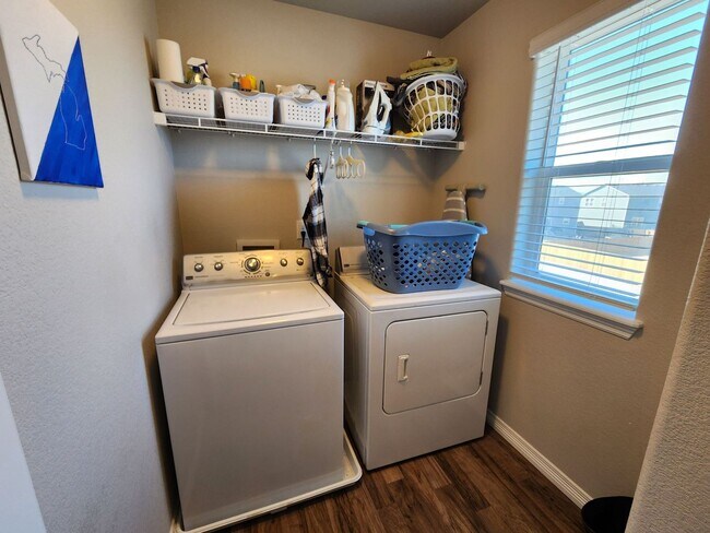 Building Photo - Beautiful 4-Bedroom Home in Lorson Ranch –...