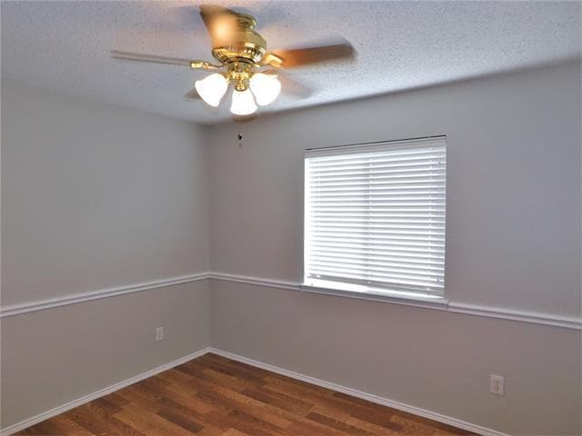 Building Photo - 1404 Wenatchee Dr