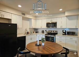 Building Photo - 515 W Pebble Beach Dr