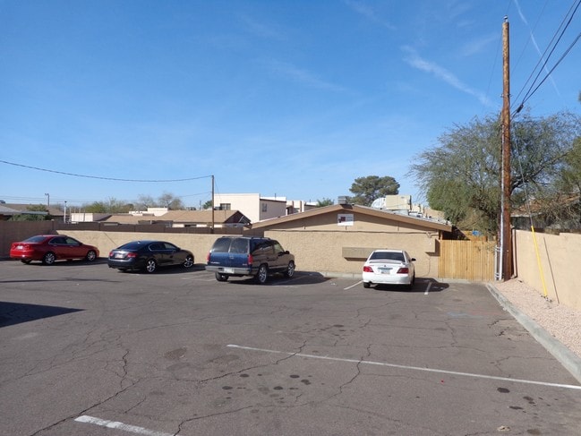 Building Photo - Papago Square