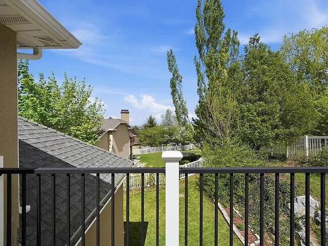 Building Photo - 14757 Brewster Dr