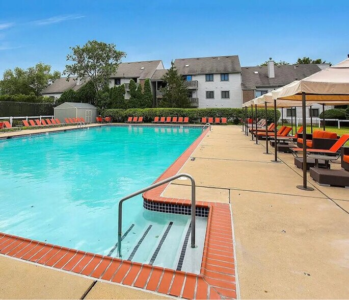 Building Photo - 2210 Ravens Crest Dr